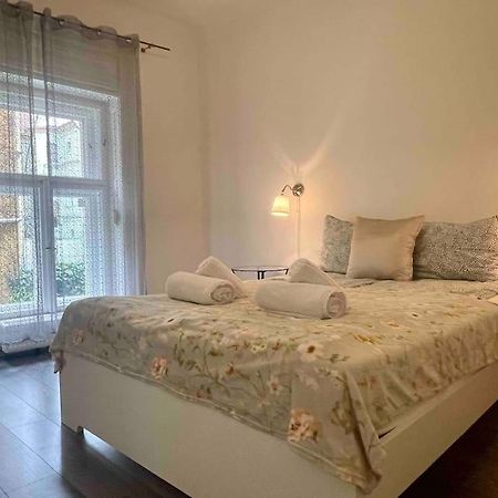 Knezits Spacious Ac Terrace Free Parking Budapest Bagian luar foto