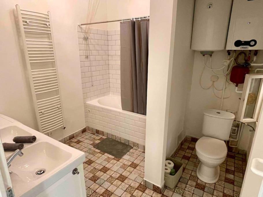 Knezits Spacious Ac Terrace Free Parking Budapest Bagian luar foto