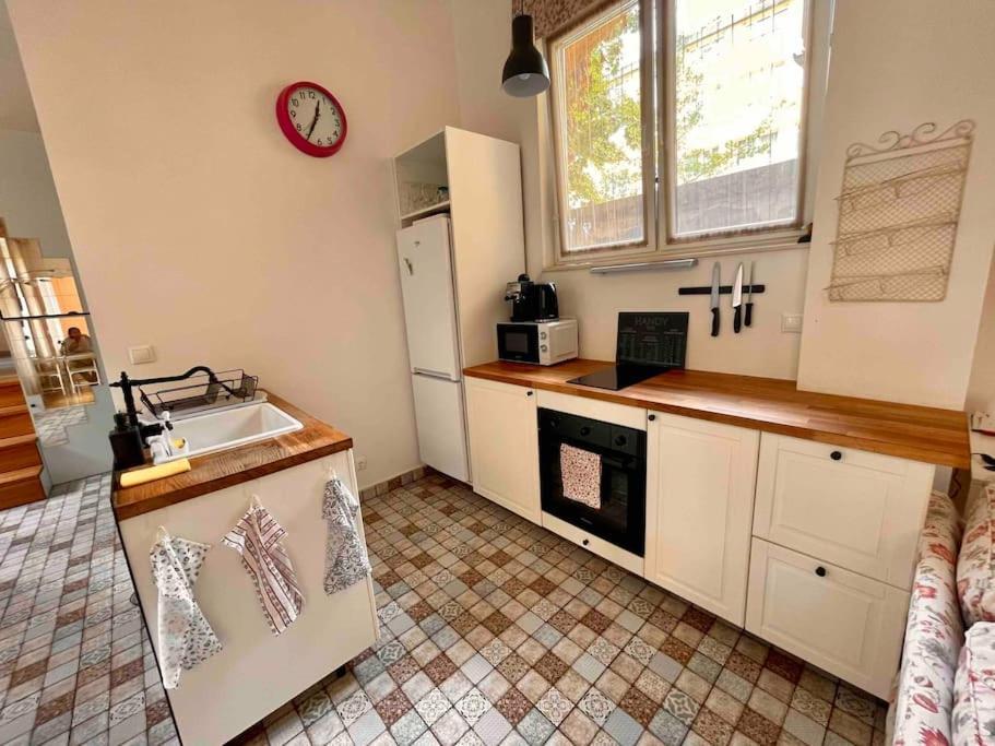 Knezits Spacious Ac Terrace Free Parking Budapest Bagian luar foto